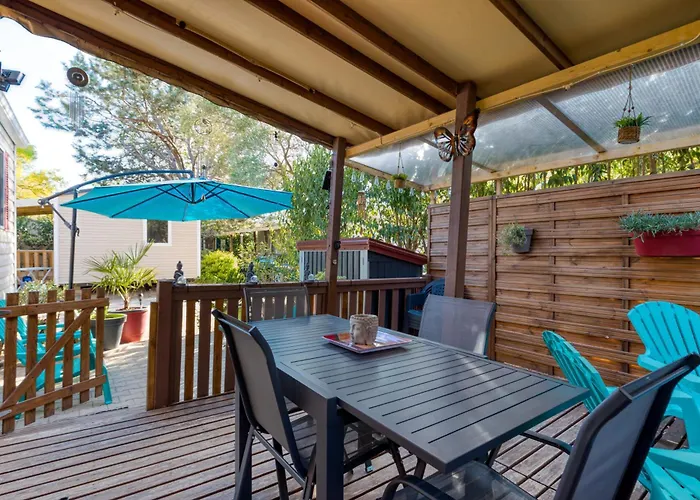 Mobil-home Les Amandiers Holiday home *