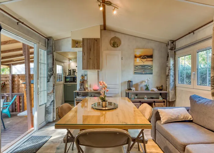 Holiday home Mobil-home Les Amandiers