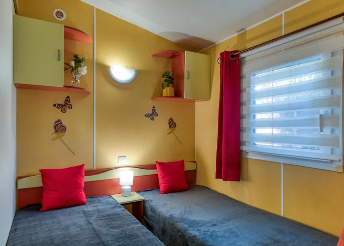 Holiday home Mobil-home Les Amandiers Gallargues-le-Montueux